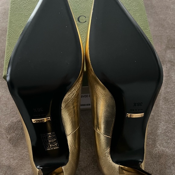 Women's Pointed Toe High Heel Pumps - Picture 4 of 6